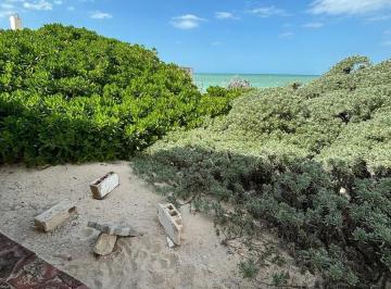 Terreno / Lote · 688m² · Terreno en Venta Frente Al Mar, Chuburna Puerto