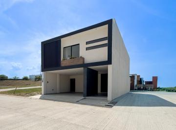 Casa · 240m² · 3 Recámaras · 2 Estacionamientos · Casa en Preventa en Punto Lomas