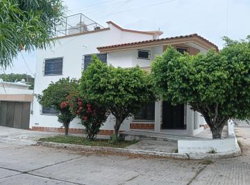 Edificio , Tuxtla Gutiérrez · Casa en Venta en Col. Miravalle, Al Poniente de Tuxtla Gutiérrez.