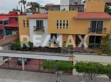 Casa · 348m² · 3 Recámaras · 4 Estacionamientos · Casa en Venta en Balcones Coloniales, Querétaro, Qro - (4)