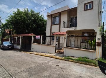 Casa de 3 habitaciones, Poza Rica de Hidalgo · Se Vende Casa con Amplio Terreno Bosques de Santa Elena