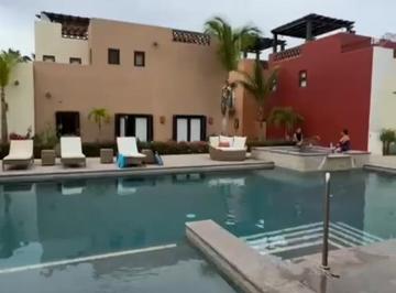 Casa en condominio de 3 habitaciones, Los Cabos · Se Renta Casa con Terrazas, Fogata, Área de Asador y Más