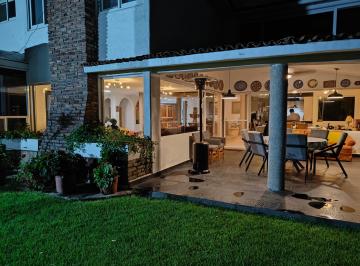 Casa de 4 habitaciones, San Juan del Río · Casa Amueblada de Lujo en Club de Golf San Gil