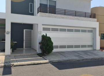 Casa · 257m² · 3 Recámaras · 2 Estacionamientos · Casa en Venta en Lomas de La Rioja