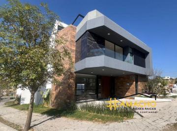 Casa de 4 habitaciones, San Andrés Cholula · Venta de Casa en Lomas de Angelopolis