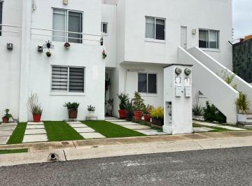 Casa de 3 habitaciones, Querétaro · Casa Venta con Roof Garden Cerca Bernardo Quintana