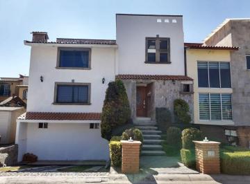 Terreno / Lote · 360m² · 3 Recámaras · 2 Estacionamientos · Casa en Venta Toluca