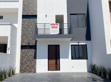 Terreno / Lote · 140m² · 3 Recámaras · 2 Estacionamientos · Casa Venta