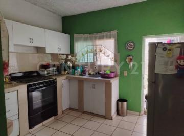 Casa de 3 habitaciones, Colima · Casa en Venta en Piscila Colima