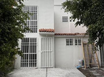 Casa en condominio de 2 habitaciones, Querétaro · Casa en Venta por Boulevard Peña Flor Queretaro