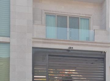 Casa · 550m² · 3 Recámaras · 2 Estacionamientos · Casa - Amorada Privada Residencial