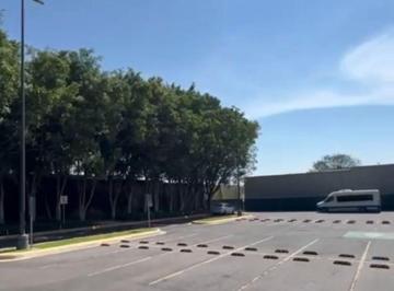 50c34733c8c646200ae0677b862545bc5a249cf8338d082dec0be87c2c647b1c · Terreno Comercial en Renta, 1,800 m², Plaza Aaa, Aut. Guadalajara - Colima