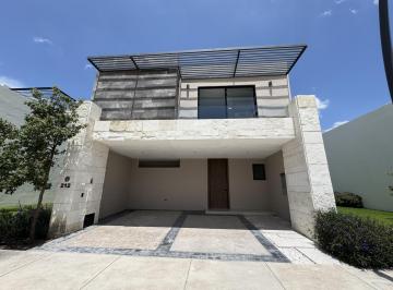 Casa en condominio · 214m² · 3 Recámaras · 2 Estacionamientos · Casa en Condominio en Fraccionamiento Residencial Punta del Cielo