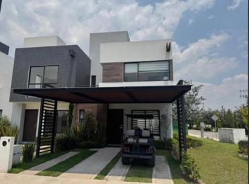 Casa en condominio · 123m² · 3 Recámaras · 2 Estacionamientos · Venta de Casa Modelo Arce en Residencial La Escondida en Ocoyoacac
