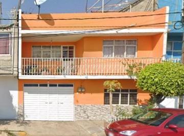 Casa de 3 habitaciones, Nezahualcóyotl · Casa en Venta en Metropolitana Nezahualcoyotl