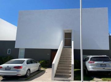 Casa · 158m² · 3 Recámaras · 2 Estacionamientos · Casa en Venta, El Mirador, Queretaro. en Condominio Cerrado El Deseo