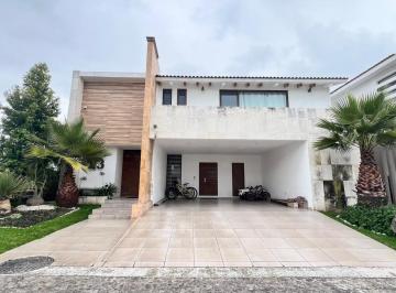 Casa en condominio · 460m² · 3 Recámaras · 2 Estacionamientos · Rancho El Mesón Casa en Venta