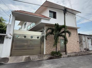Casa de 4 habitaciones, Veracruz · En Venta! Bonita Casa en Artesanos!