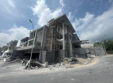 Casa · 740m² · 5 Recámaras · 4 Estacionamientos · Casa en Venta Sierra Alta, Monterrey, Carretera Nacional, Valle Alto