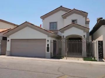 Casa de 3 habitaciones, Mexicali · Casa en Venta Zona Dorada Privada Vista Hermosa