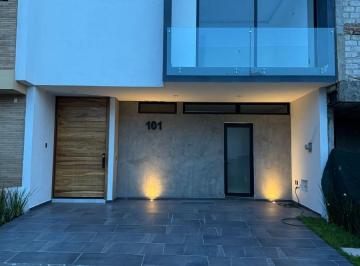 Descubre el equilibrio perfecto entre diseño, confort y exclusividad en esta mod · Casa en Venta en Coto Cerezo de Valle Imperial
