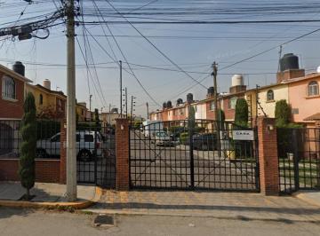 Casa de 2 habitaciones, Toluca · Casa en Venta en Calle Independencia, Col. Crespa Floresta, Toluca.