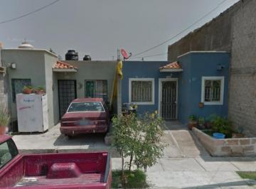 Casa de 2 habitaciones, Tlajomulco de Zúñiga · Casa en Av Morón 204, Fraccionamiento Hacienda Santa Fe, Tlajomulco de Zúñiga, Jalisco. (Ah)