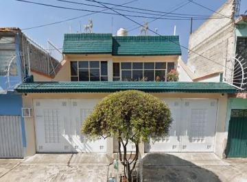 Casa de 3 habitaciones, Nezahualcóyotl · Casa en Venta en Metropolitana Nezahualcoyotl
