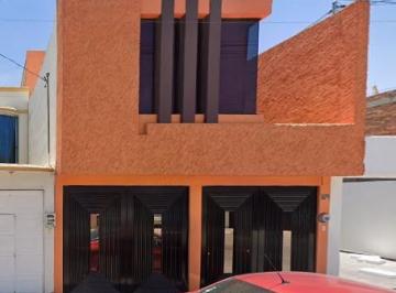 Casa de 3 habitaciones, San Luis Potosí · Venta de Casa en Esmeralda San Luis Potosi