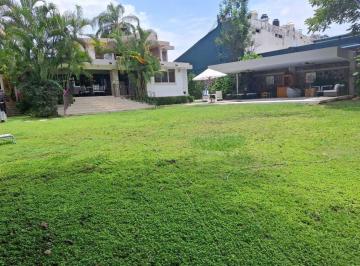 Casa · 460m² · 5 Recámaras · 9 Estacionamientos · Chipitlan Privada 3 Recámara Pb, Gran Jardín