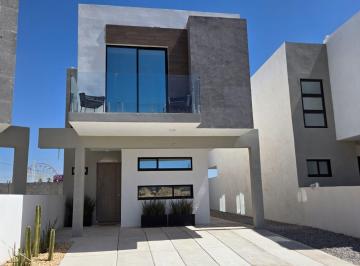 Casa · 106m² · 3 Recámaras · 2 Estacionamientos · Casa en Venta Fraccionamiento Privado en Zaragoza, Cd. Juarez, Chihuahua