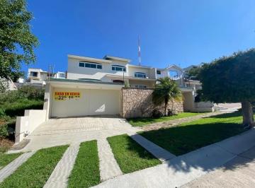Casa de 4 habitaciones, León · Casa en Venta en Bosques del Refugio en León Guanajuato