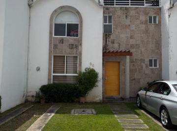 Casa · 166m² · 4 Recámaras · 2 Estacionamientos - Inmobiliaria Habitat Construcciones · Casa en Porta Real por Aviación Cerca de Valle Real Solares y Jardines Real