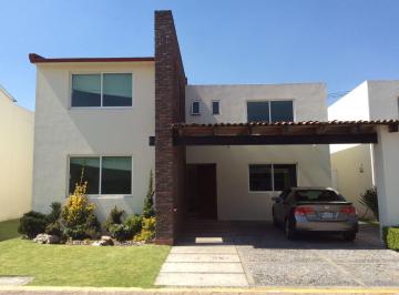Casa · 239m² · 3 Recámaras · 2 Estacionamientos · Casa en Venta Residencial Viandas