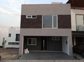 Casa de 3 habitaciones, Zapopan · Casa en Venta en Capital Norte, Coto Alicante, Zapopan, Jalisco