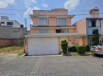 Casa · 310m² · 3 Recámaras · 4 Estacionamientos · Casa en Venta en Valle Don Camilo