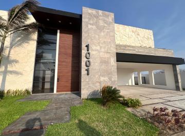 Casa · 409m² · 4 Recámaras · 3 Estacionamientos · Residencia en Venta Punta Tiburon