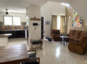 CASA EN RENTA CON ROOFTOP Y JACUZZI EN LAS AMERICAS
*PLANTA BAJA
- Sala
- Comed · Casa en Renta con Rooftop y Jacuzzi en Las Americas
