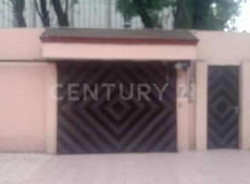 Casa · 662m² · 8 Recámaras · 6 Estacionamientos · Dos Casas y Una Oficina en El Mismo Predio (18 m de Frente a Pie de Calle)