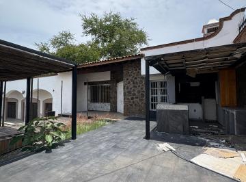 Local comercial , Cuernavaca · Amplio Local en Renta