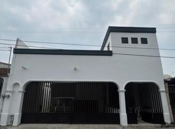 Casa de 4 habitaciones, Monterrey · Casa Remodelada en Fracc. Bernardo Reyes