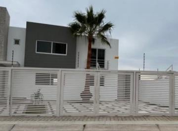 Casa · 283m² · 4 Recámaras · 4 Estacionamientos · Lomas de Gran Jardín