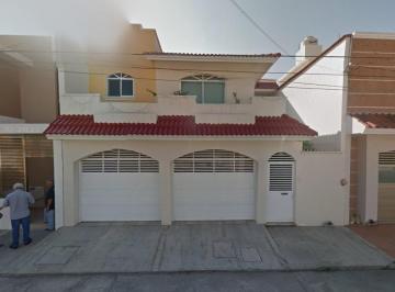 Casa de 4 habitaciones, Boca del Río · Casa en Venta en Jardines de Mocambo, Boca del Río, Veracruz.