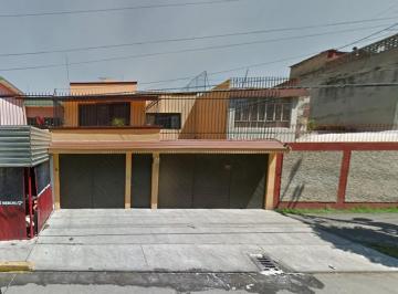 Casa de 4 habitaciones, Venustiano Carranza · Casa en Venta en Jardín Balbuena, Venustiano Carranza, Cdmx