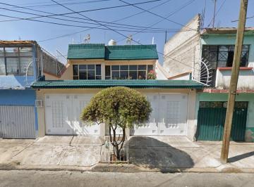 Casa de 3 habitaciones, Nezahualcóyotl · Casa en Venta en Metropolitana 3ra Secc, 57750 Cdad. Nezahualcóyotl, Méx