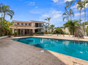 Casa de 4 habitaciones, Puerto Vallarta · Casa en Venta en Gaviotas, Puerto Vallarta, con Alberca Privada y Paneles Solares