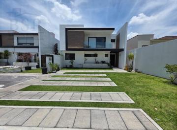 Casa en condominio · 259m² · 3 Recámaras · 3 Estacionamientos · Casa en Venta 3 Recamaras Residencial Alboreto Metepec