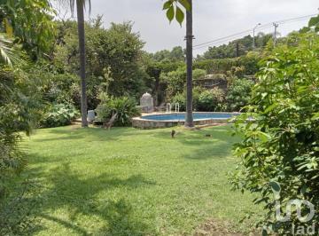 Casa · 450m² · 3 Recámaras · 4 Estacionamientos · Venta de Casa a Precio de Terreno en Vista Hermosa, Una de Las Mejores Zonas de Cuernavaca