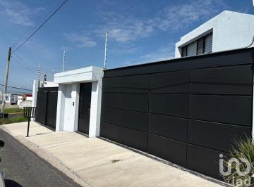 Casa · 600m² · 5 Recámaras · 8 Estacionamientos · Casa en Venta Juriquilla Queretaro