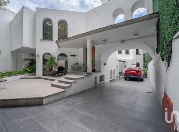 Casa · 470m² · 5 Recámaras · 4 Estacionamientos · Casa en Venta Colonia Jardines del Pedregal, Cdmx Oortunidad
